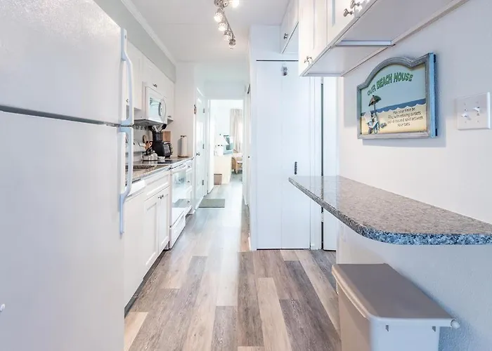 Stunning Ocean Views From 1 Bedroom Condo, Mid-town Location! * Ocean City