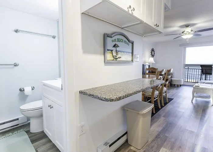 Stunning Ocean Views From 1 Bedroom Condo, Mid-town Location! * Ocean City